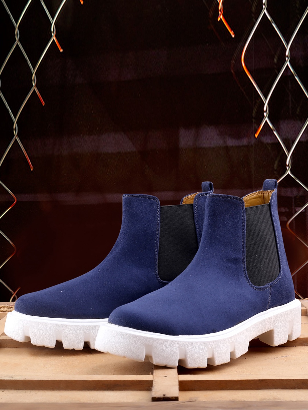 

Bxxy Men Heeled Mid-Top Suede Chelsea Boots, Navy blue