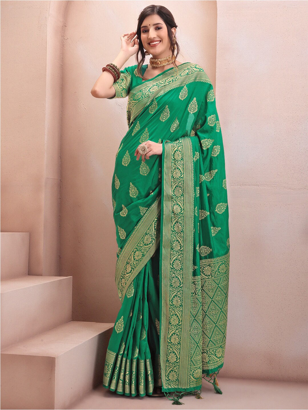 

Inddus Rama Green Woven Design Zari Silk Blend Saree