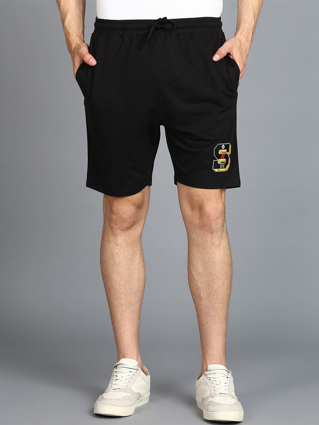 

Alan Jones Men Mid-Rise Casual Cotton Shorts, Black