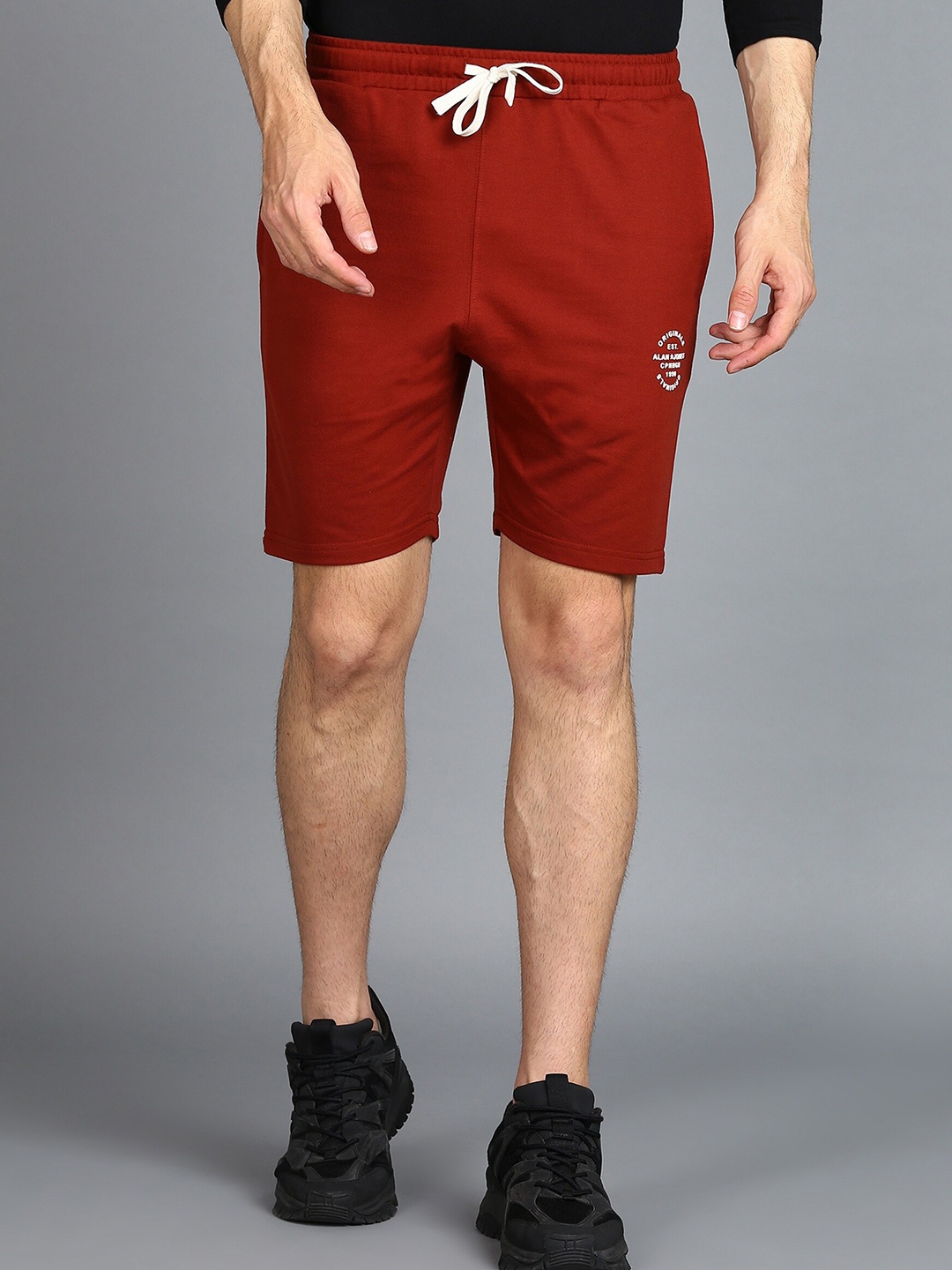 

Alan Jones Men Mid-Rise Regular Shorts, Red