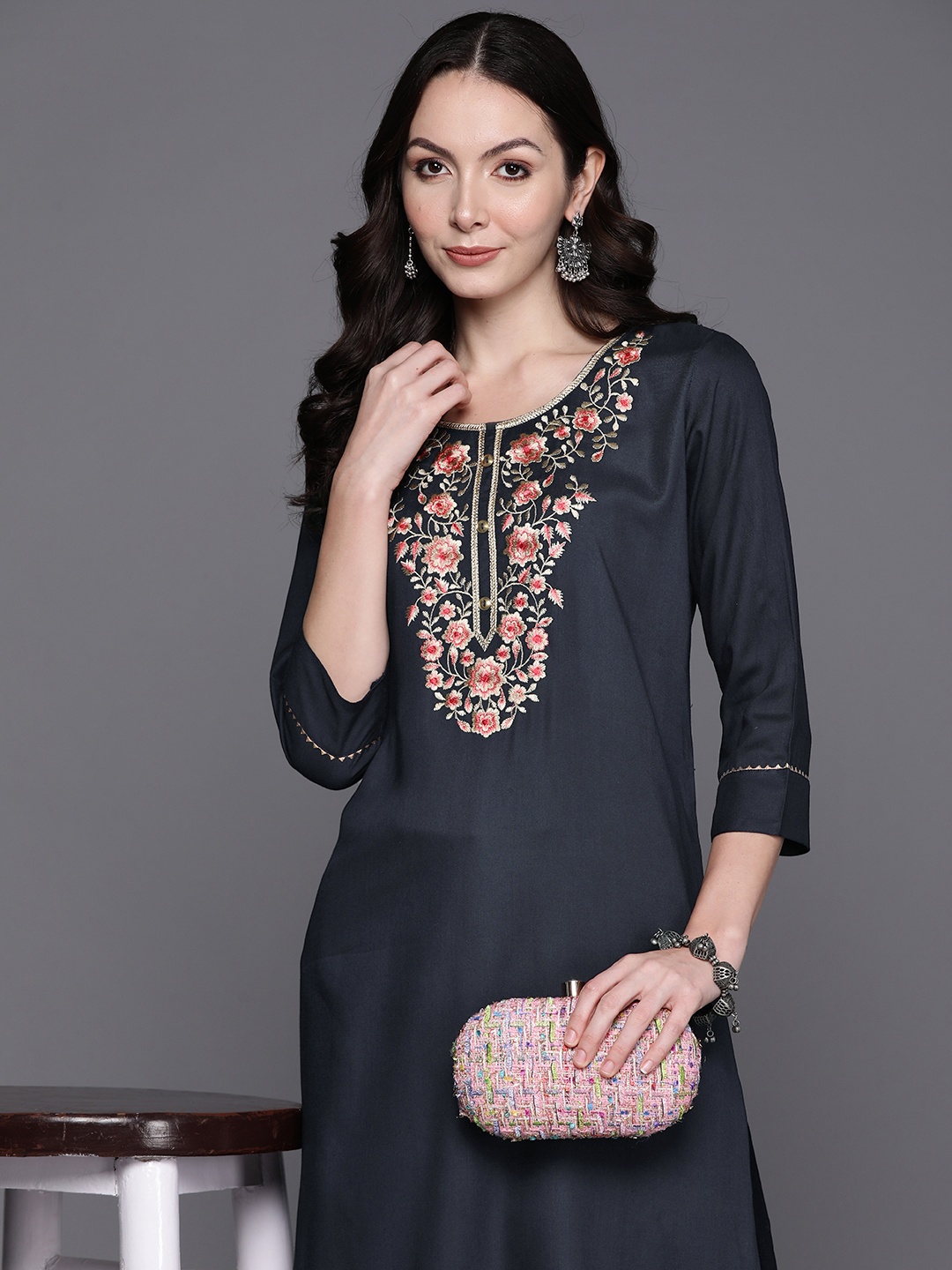 

Indo Era Floral Embroidered Thread Work Kurta, Navy blue