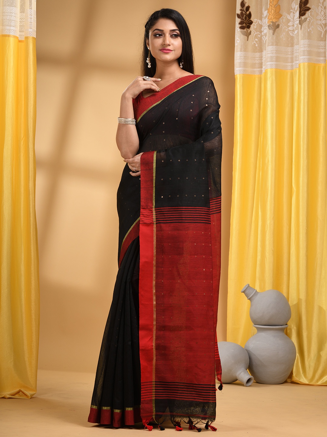

DESH BIDESH Woven Design Sequinned Handloom Taant Saree, Black