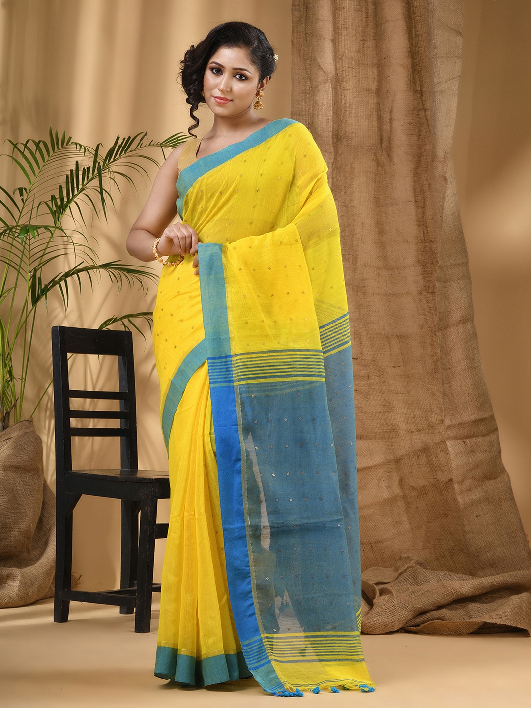 

DESH BIDESH Woven Design Sequinned Handloom Taant Saree, Yellow