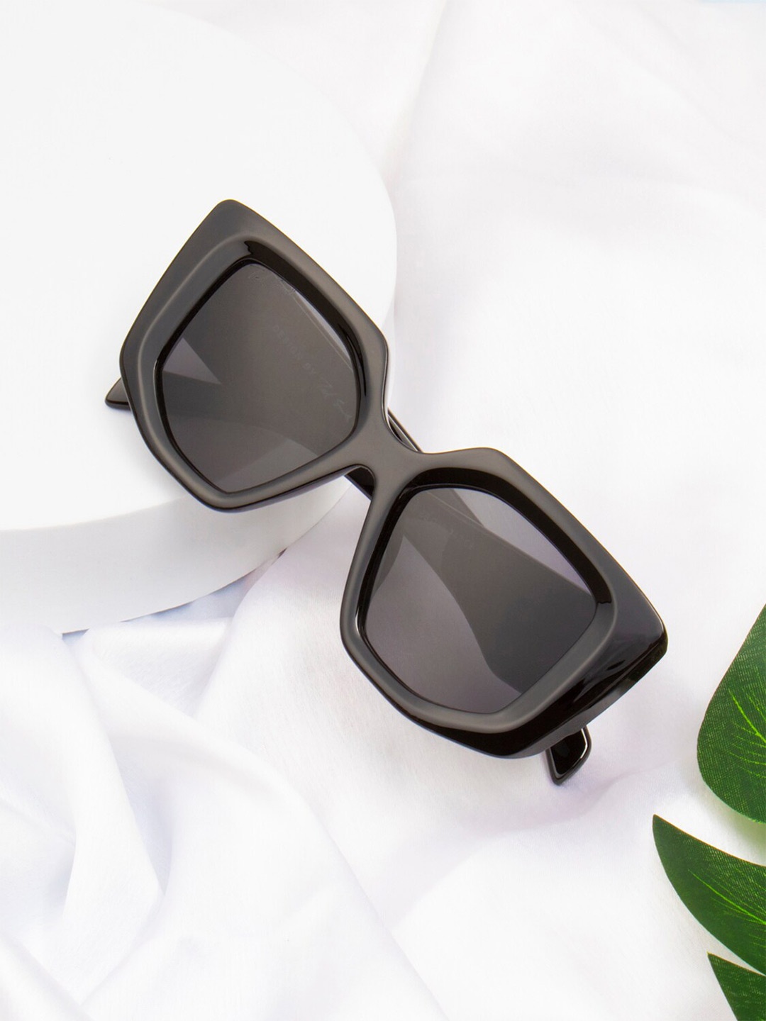 

Ted Smith Women Lens & Cateye Sunglasses with UV Protected Lens, Black