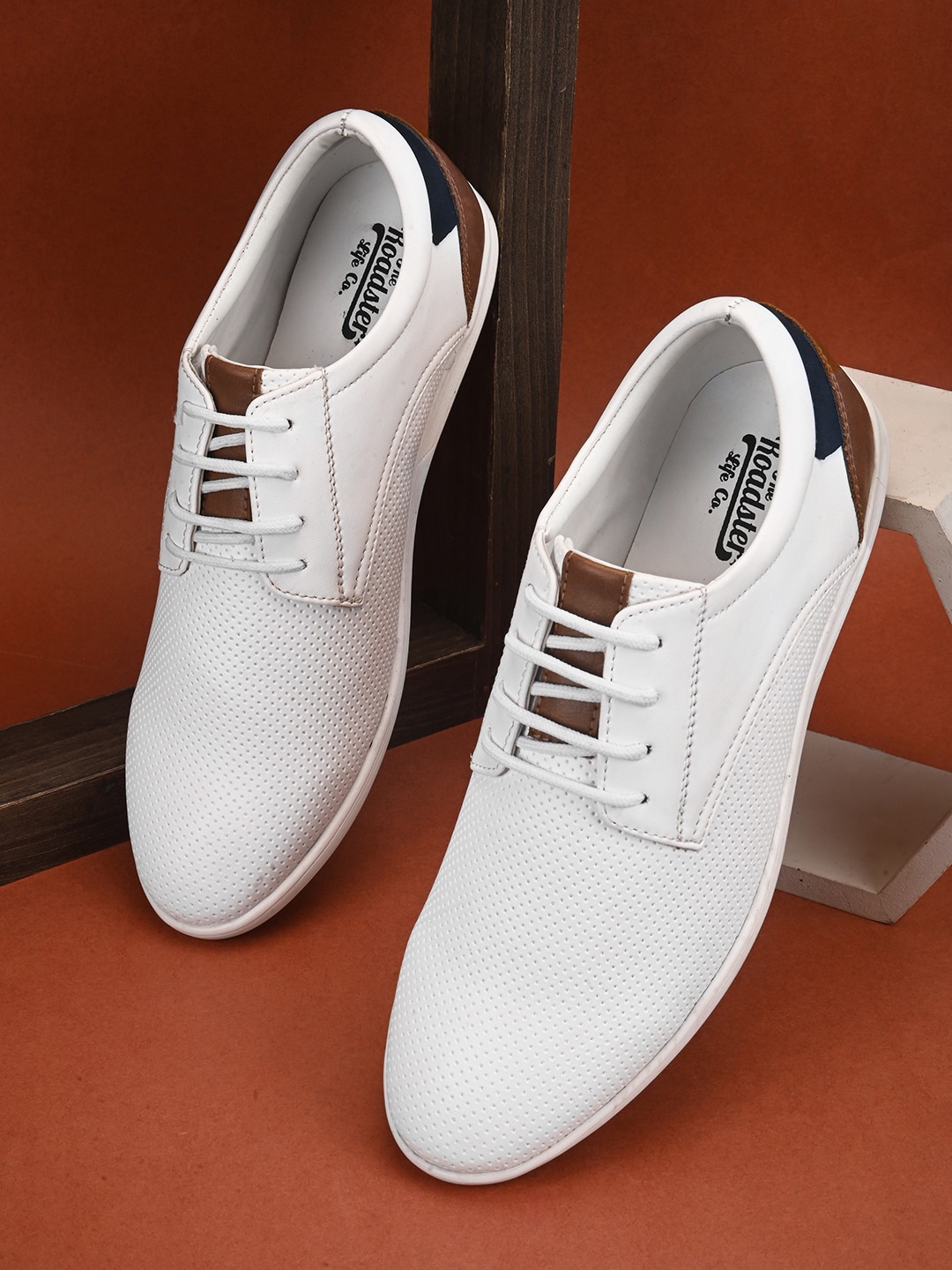 

Roadster Men White & Brown Perforations Lightweight Comfort Insole Basics Sneakers