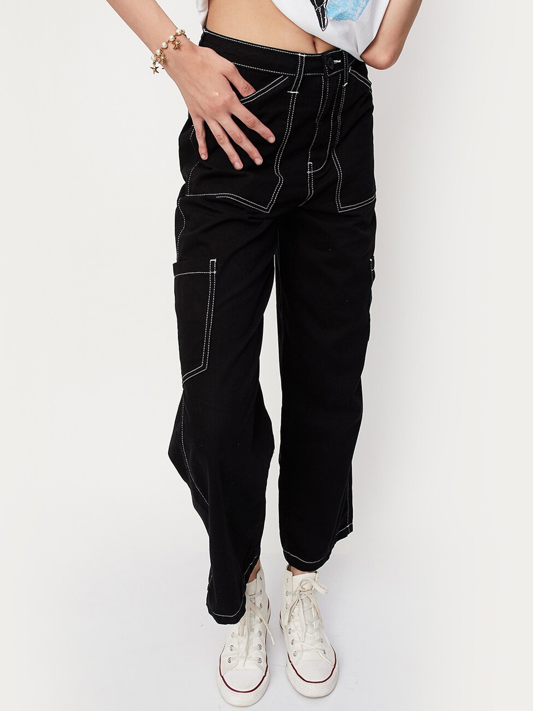 

max Women Clean Look Pure Cotton Cargo Jeans, Black