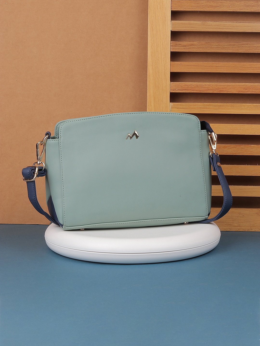 

Metro Structured Sling Bag, Green