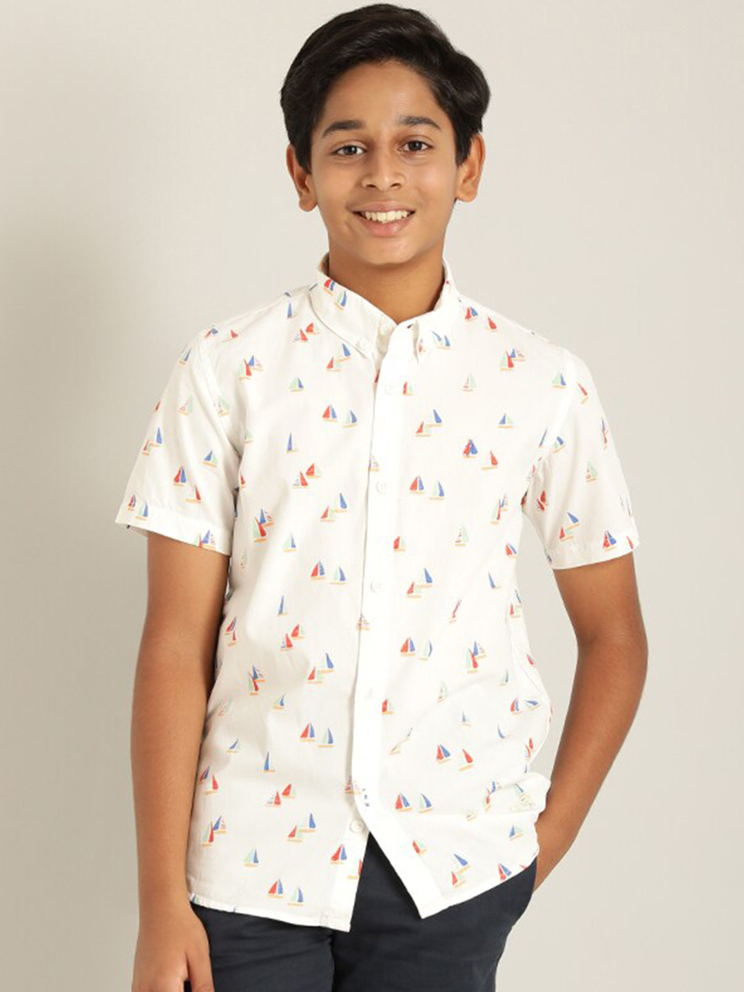 

Indian Terrain Boys Conversational Printed Classic Cotton Casual Shirt, White
