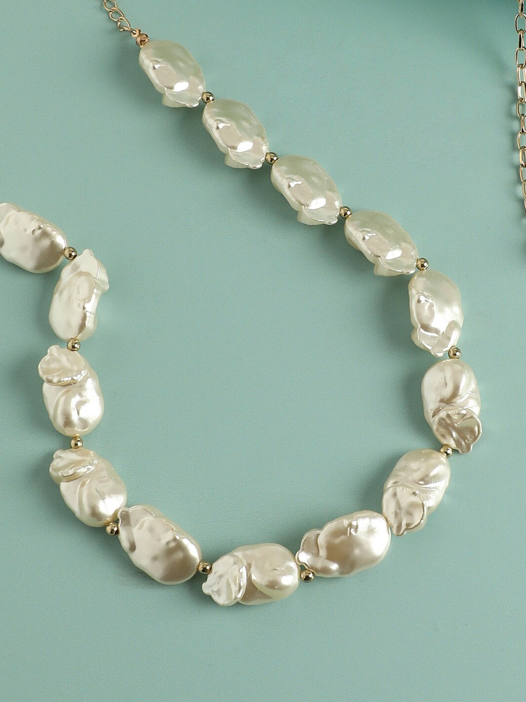 

SOHI Gold-Plated Necklace