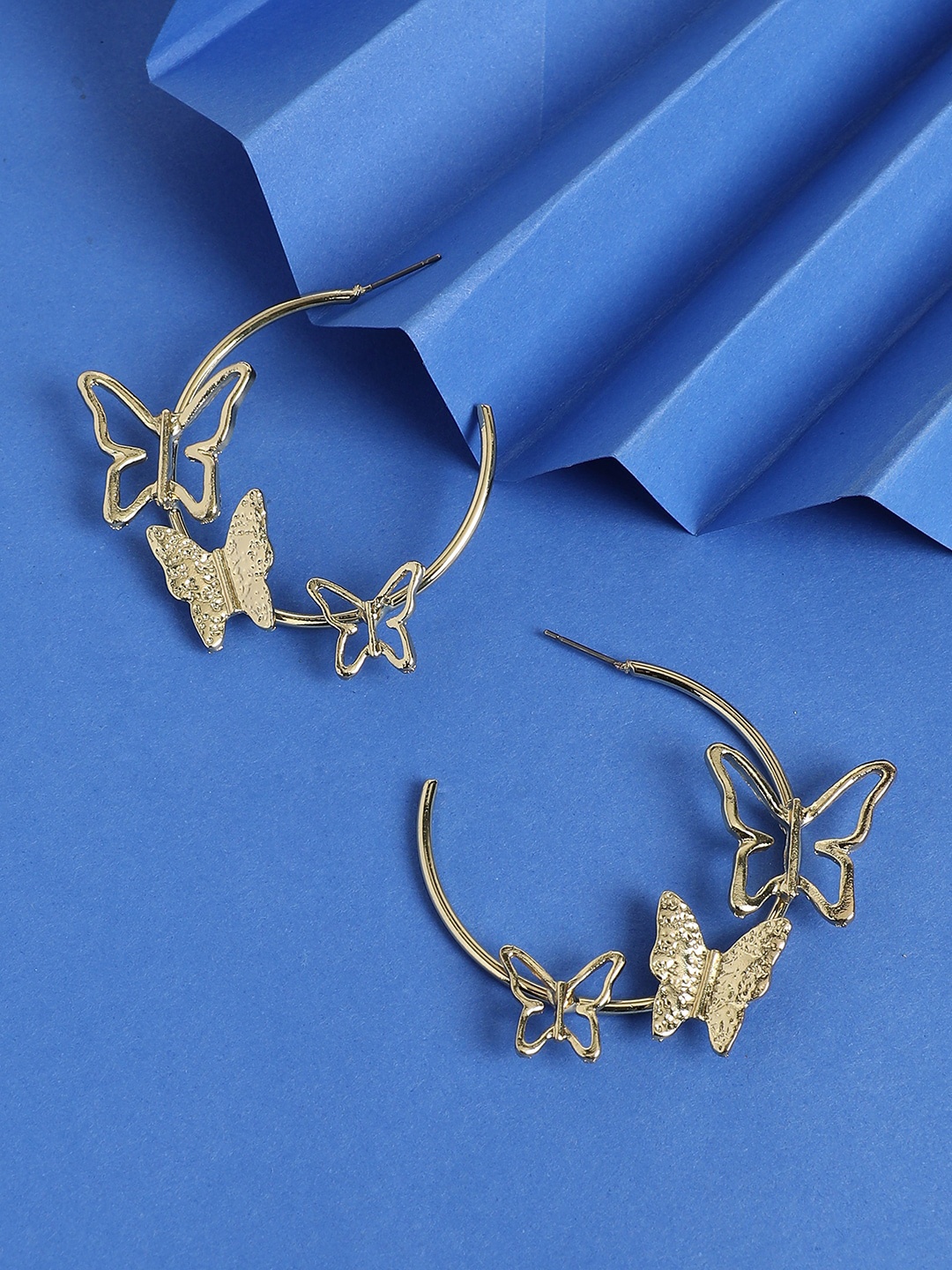 

SOHI Gold-Plated Animal Shaped Hoop Earrings