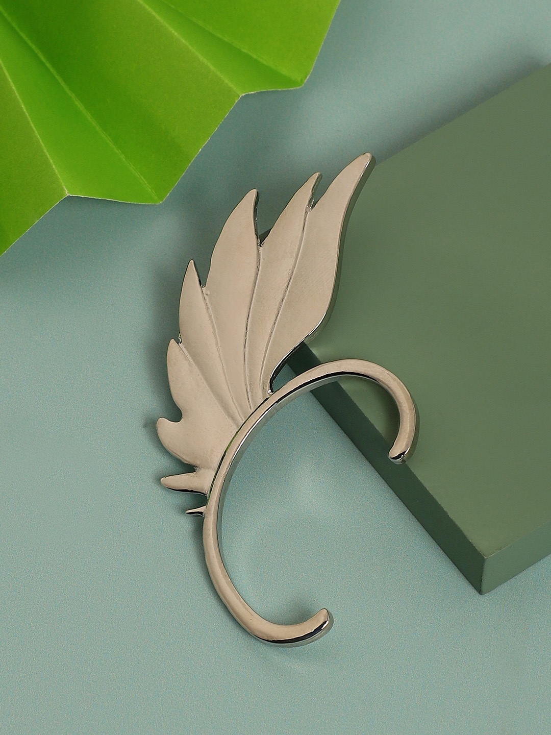 

SOHI Silver-Plated Contemporary Ear Cuff