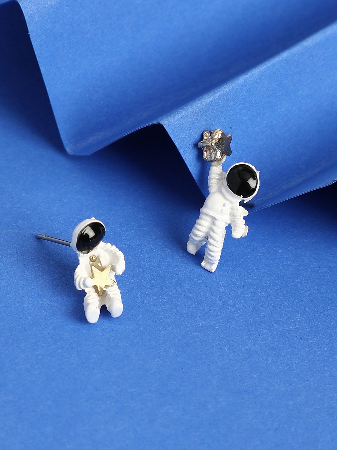 

SOHI Quirky Studs Earrings, White