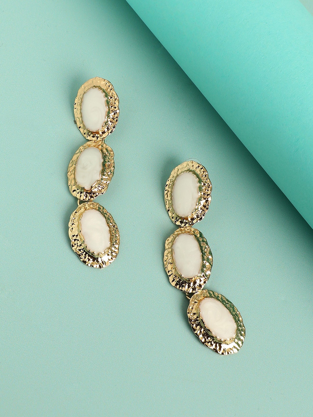 

SOHI Gold-Plated Oval Drop Earrings