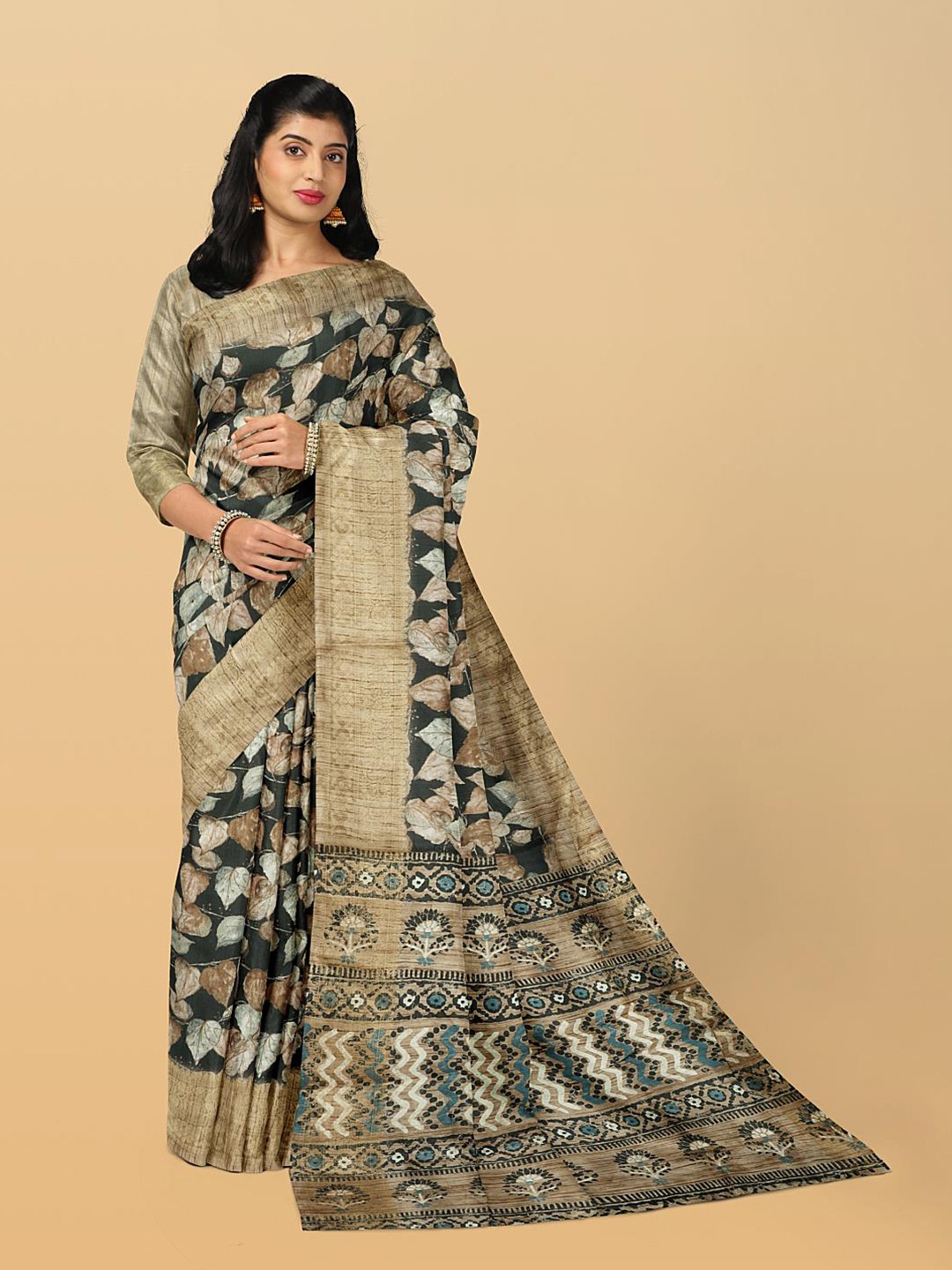 

Kalamandir Floral Printed Zari Saree, Black