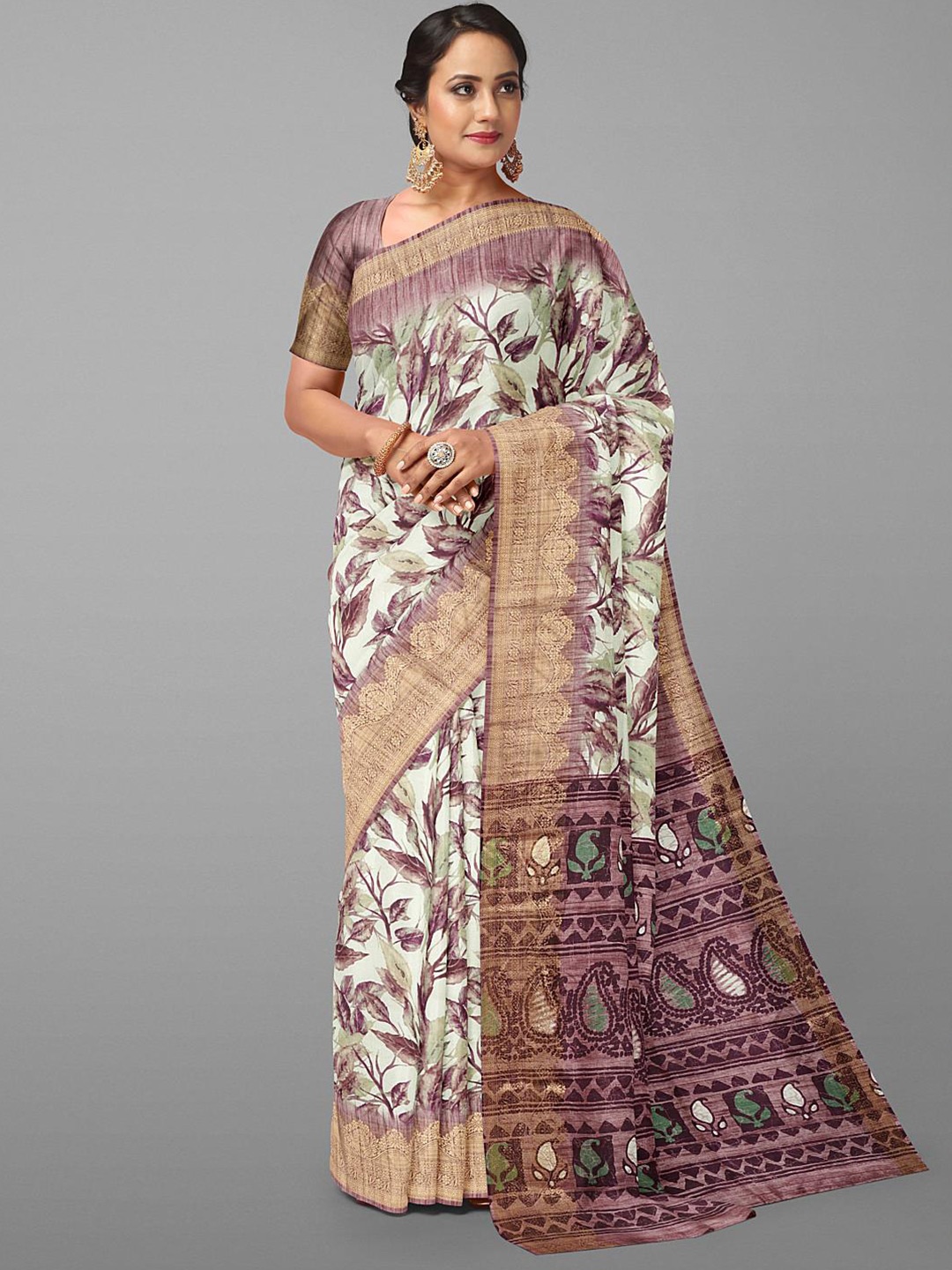 

Kalamandir Floral Printed Saree, Off white