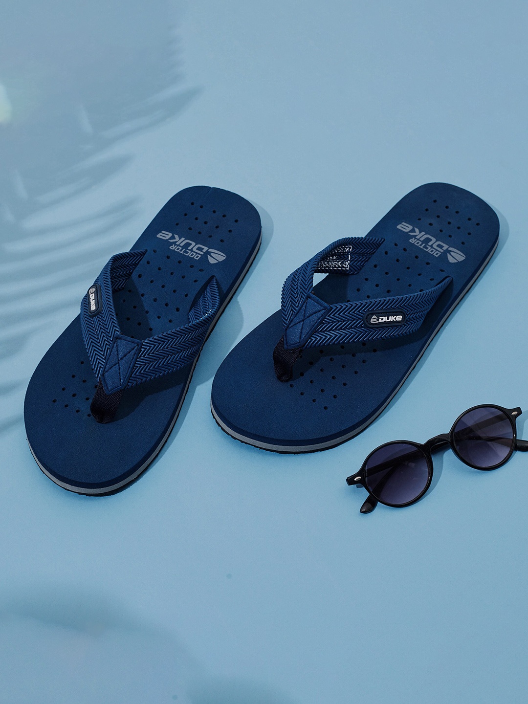 

Duke Men Perforated Thong Flip-Flops, Navy blue