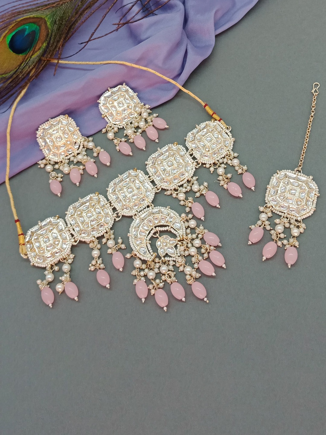 

AASHISH IMITATION Gold-Plated Stone-Studded & Beaded Necklace & Earrings With Maang Tika