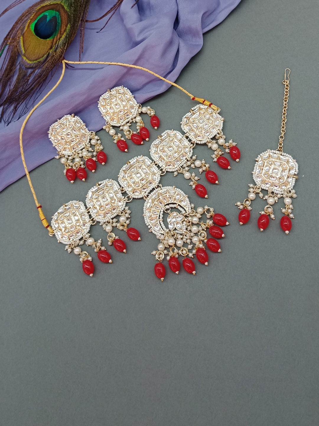 

AASHISH IMITATION Gold-Plated Stone-Studded & Beaded Necklace & Earrings With Maang Tika