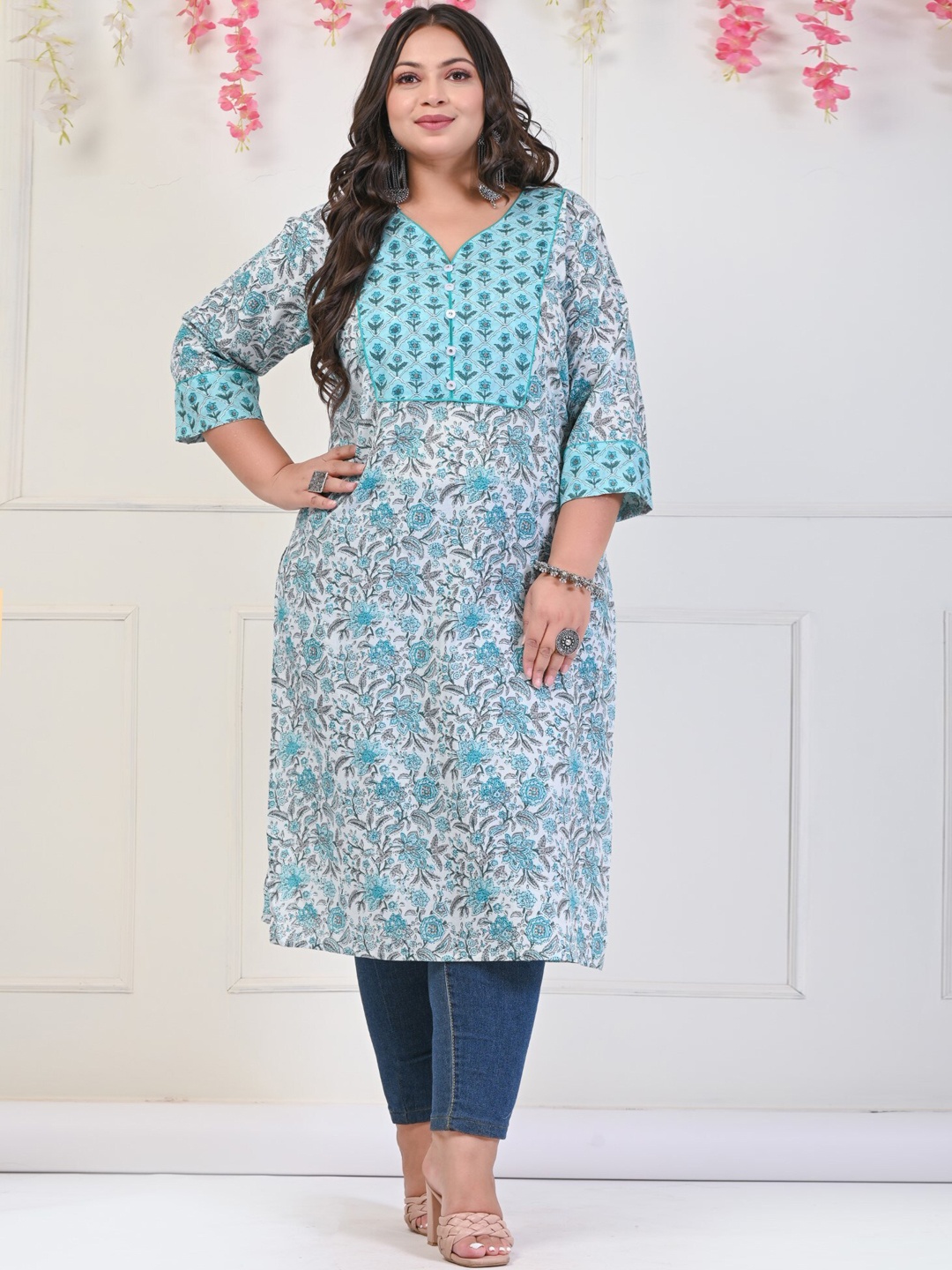 

Swasti Floral Printed Pure Cotton Straight Kurta, White