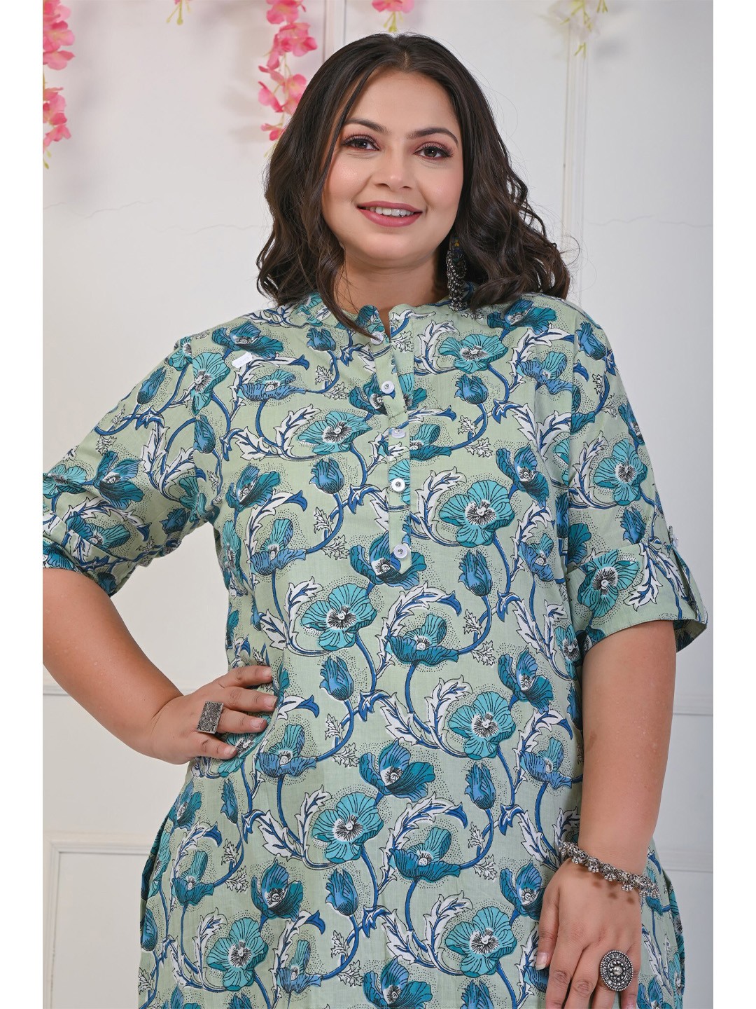

Swasti Plus Size Floral Printed Pure Cotton Kurti, Green