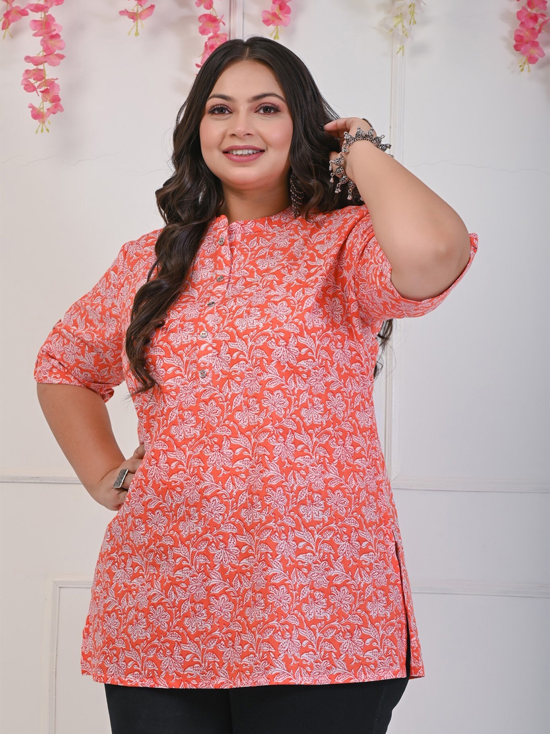 

Swasti Plus Size Floral Printed Pure Cotton Kurti, Peach
