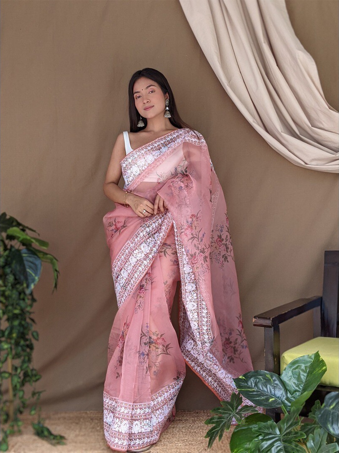 

Atulyam Tex World Floral Embroidered Organza Saree, Pink