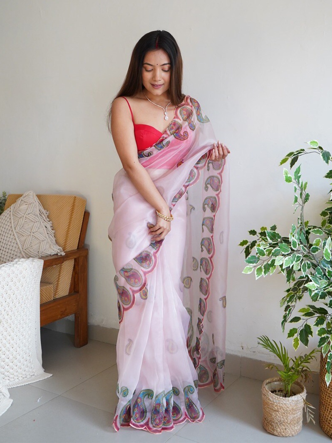 

Atulyam Tex World Embroidered Organza Saree, Pink