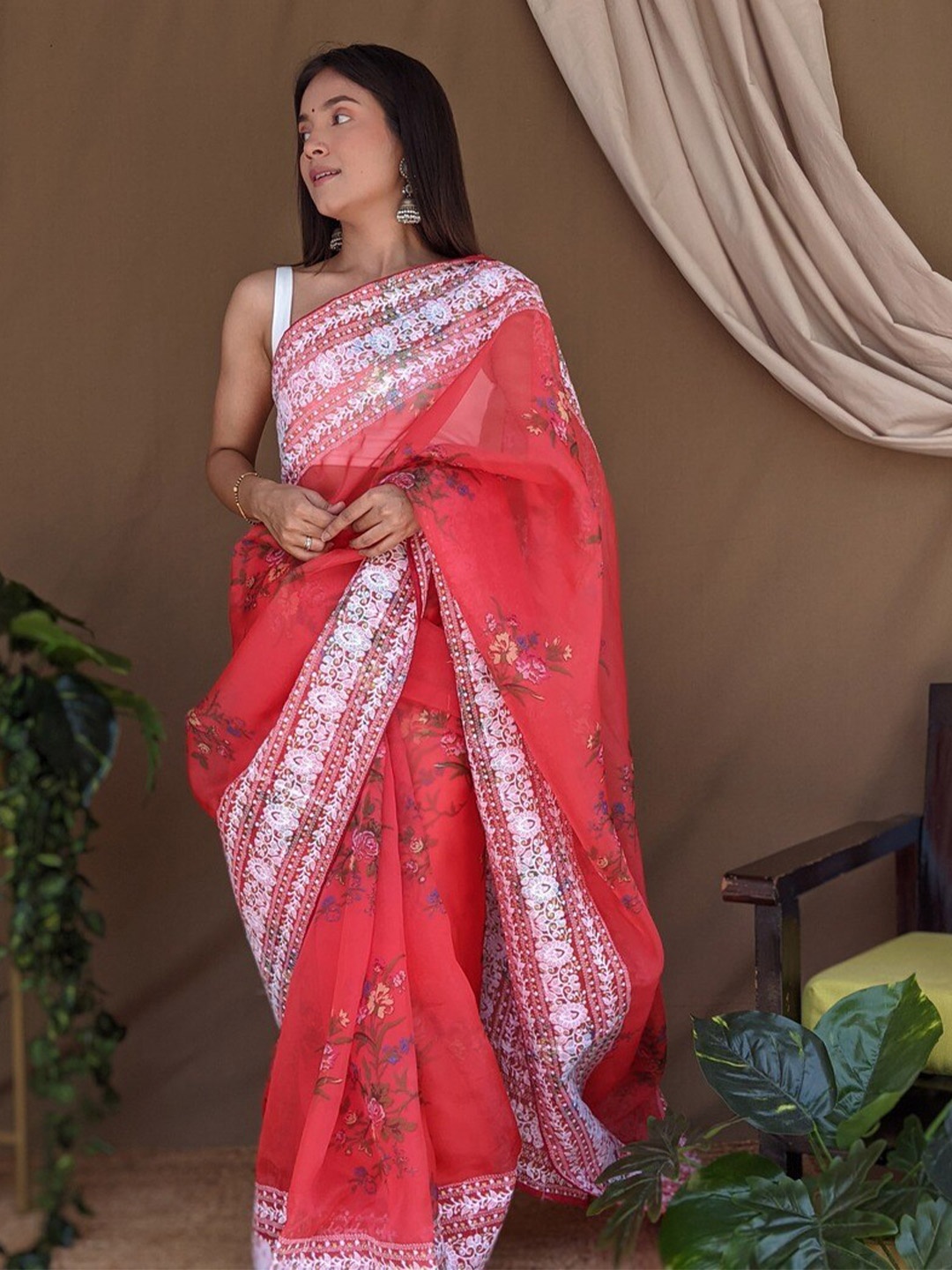 

Atulyam Tex World Floral Embroidered Organza Saree, Red