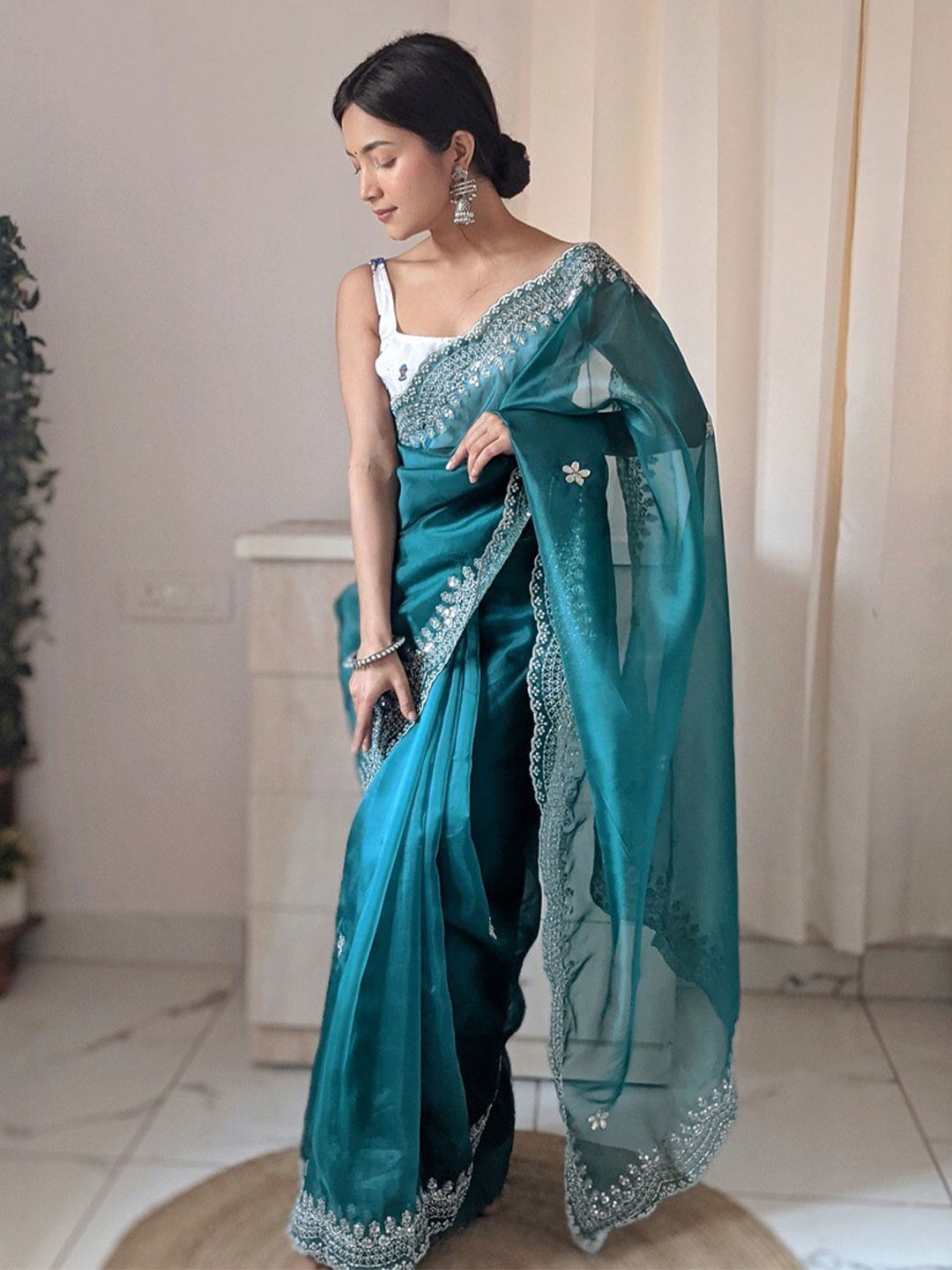 

Atulyam Tex World Floral Embroidered Organza Saree, Teal