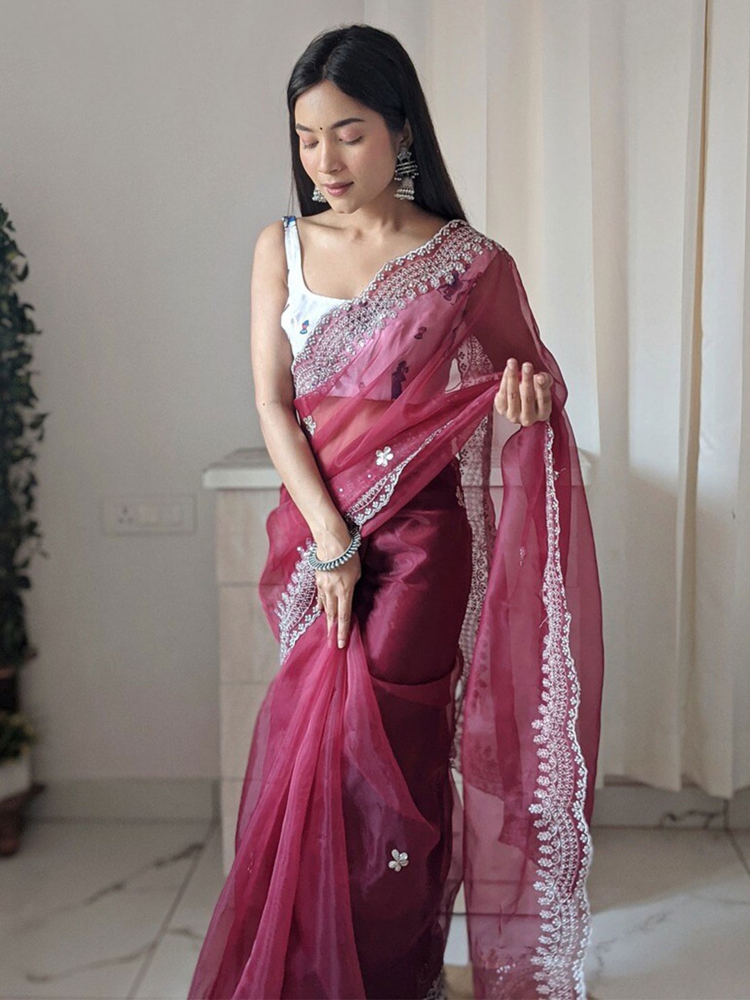 

Atulyam Tex World Floral Embroidered Organza Saree, Burgundy