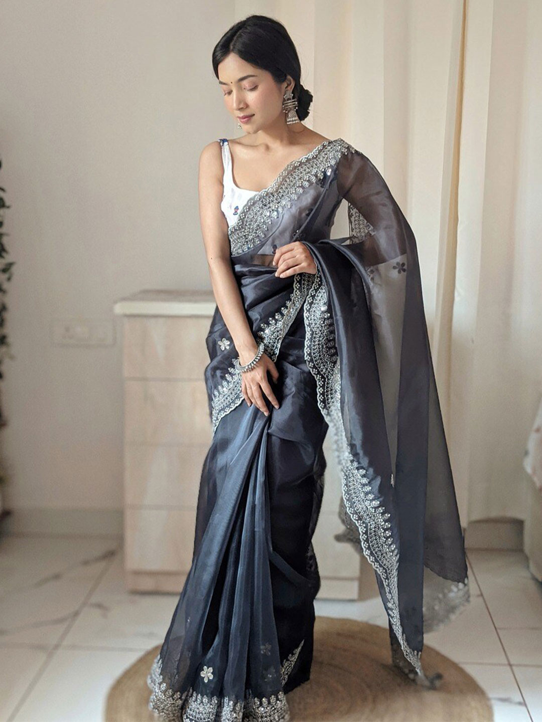 

Atulyam Tex World Floral Embroidered Organza Saree, Grey