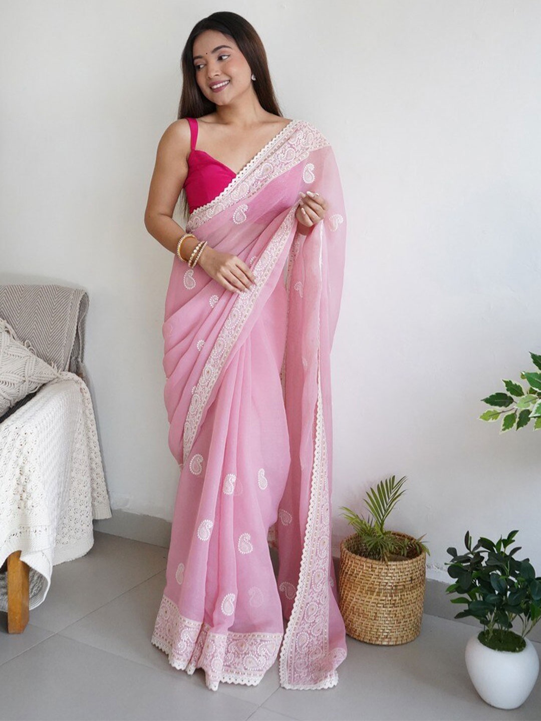 

Atulyam Tex World Ethnic Motifs Embroidered Organza Saree, Pink