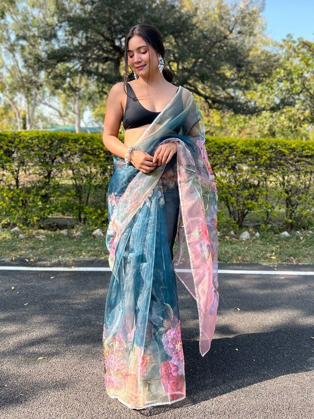 

Atulyam Tex World Floral Printed Beads and Stones Organza Saree, Green