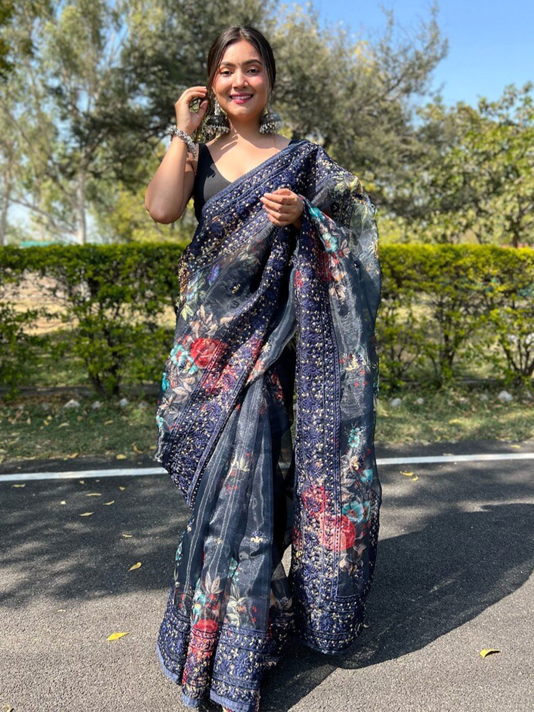 

Atulyam Tex World Floral Embroidered Organza Saree, Navy blue
