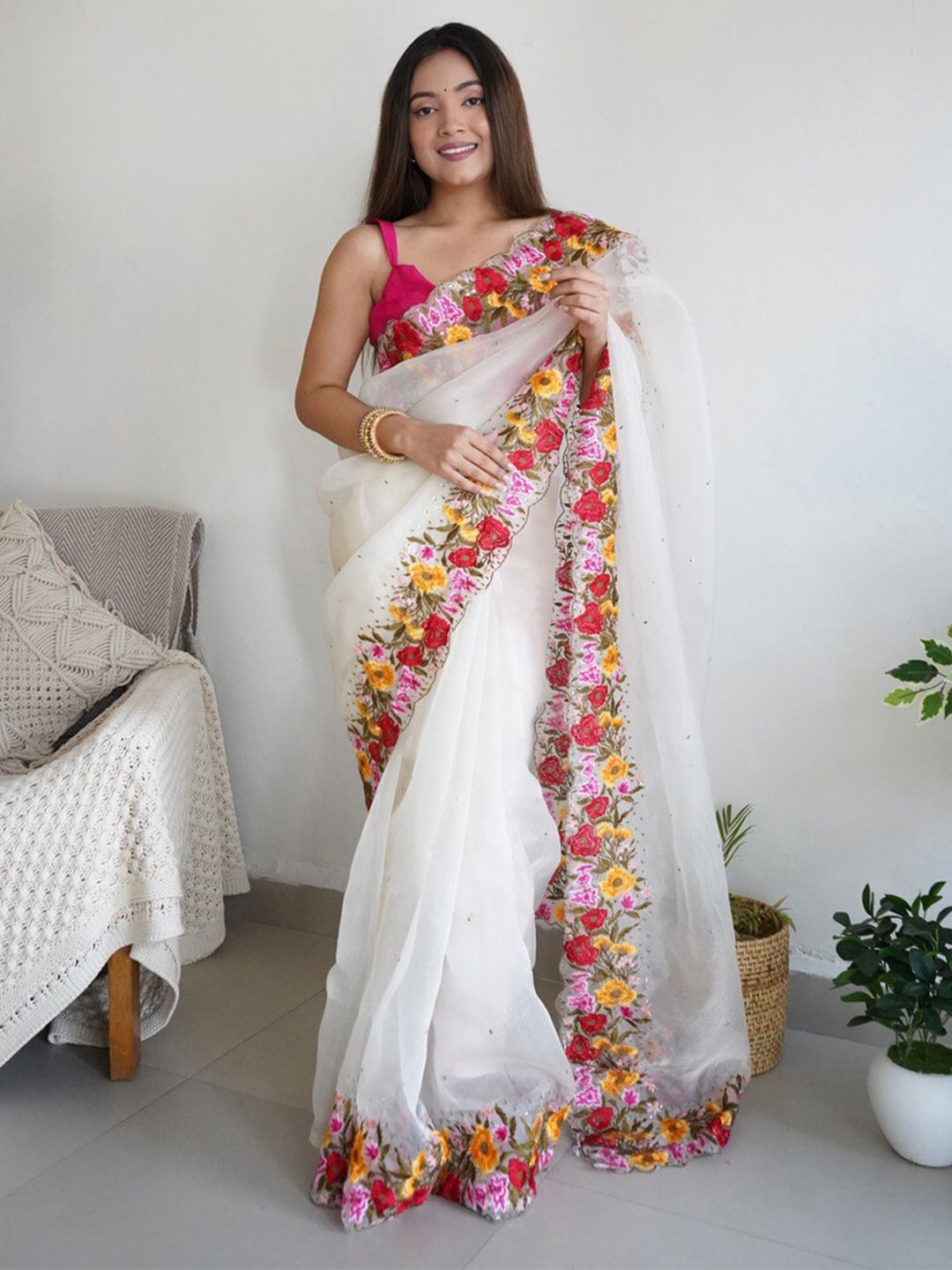 

Atulyam Tex World Floral Embroidered Organza Saree, White
