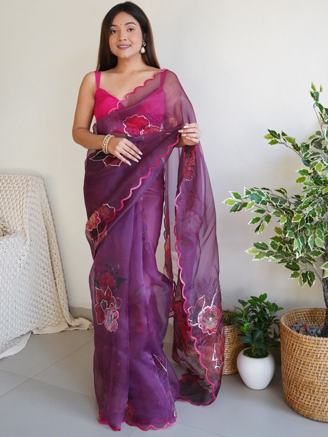 

Atulyam Tex World Floral Printed Embroidered Organza Saree, Burgundy