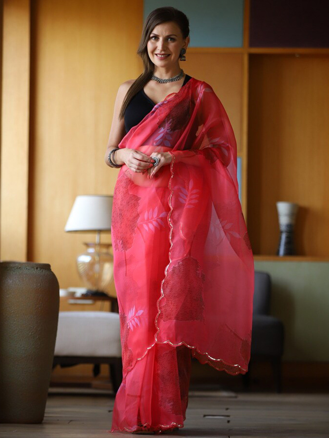 

Atulyam Tex World Floral Printed Sequinned Organza Saree, Red