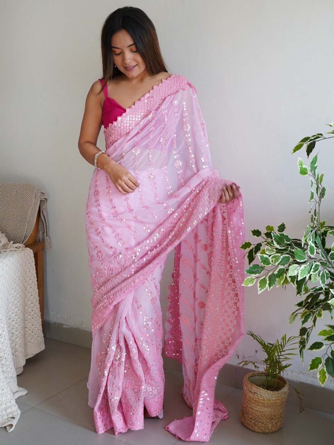 

Atulyam Tex World Embroidered Sequinned Pure Georgette Saree, Pink