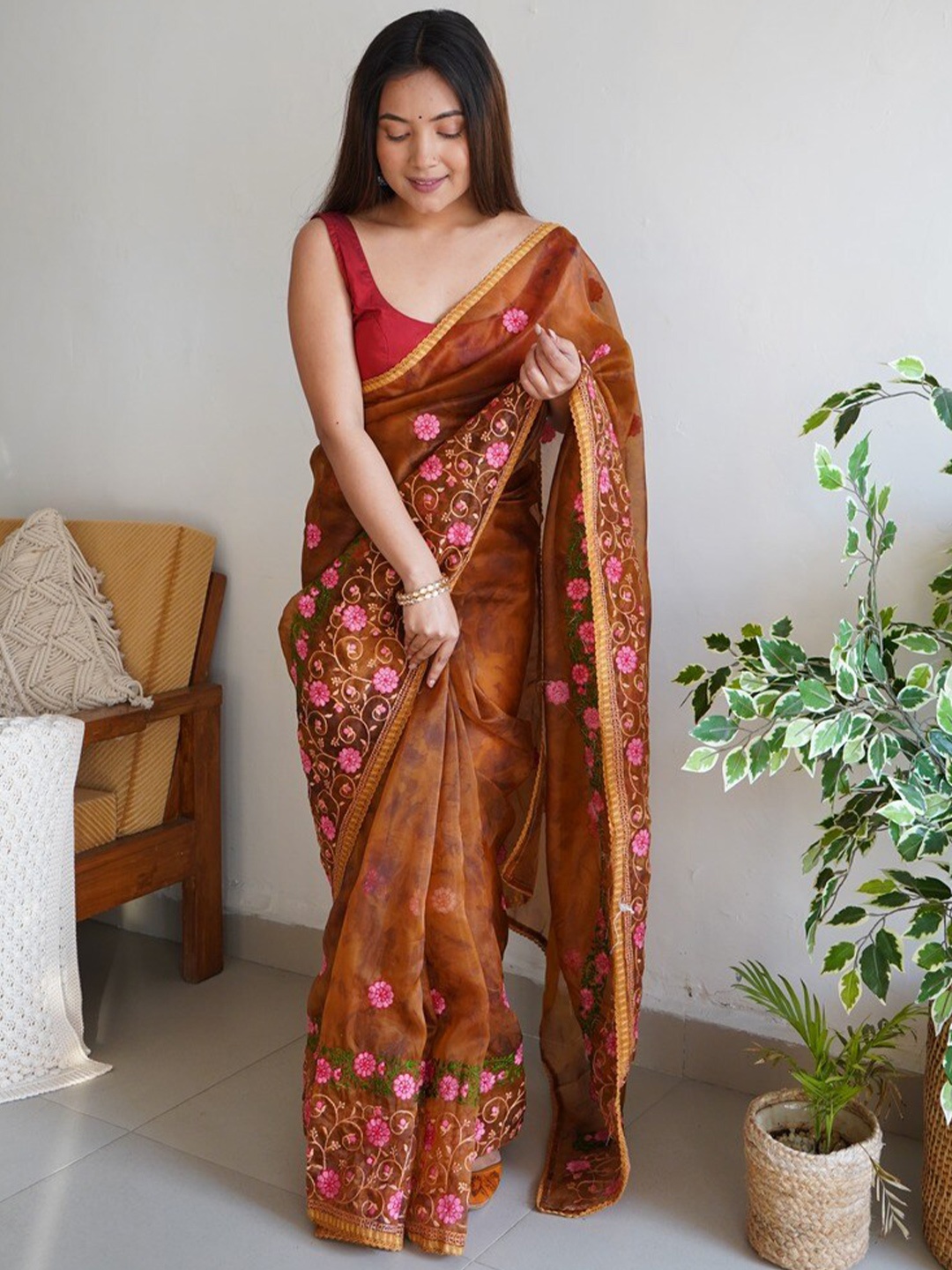 

Atulyam Tex World Floral Embroidered Organza Saree, Rust