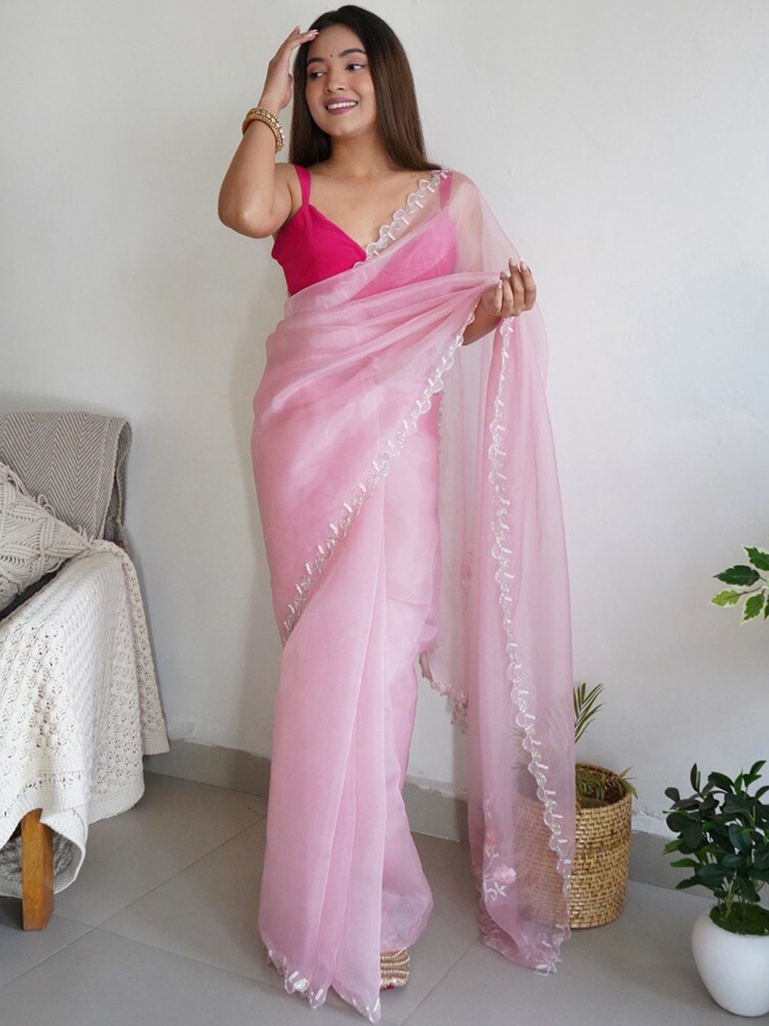 

Atulyam Tex World Beads and Stones Organza Saree, Pink