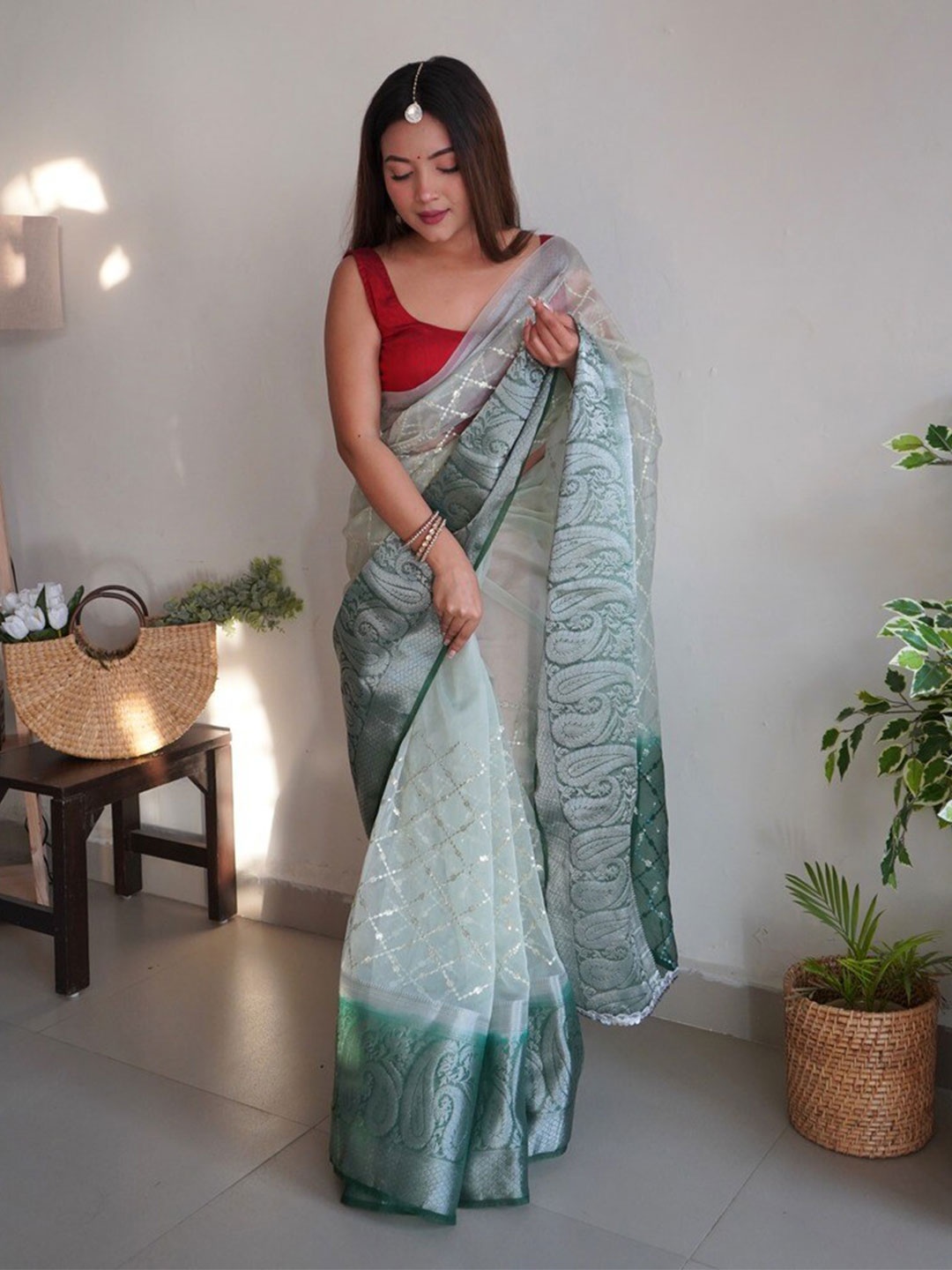 

Atulyam Tex World Ethnic Motifs Embroidered Sequinned Organza Saree, Sea green