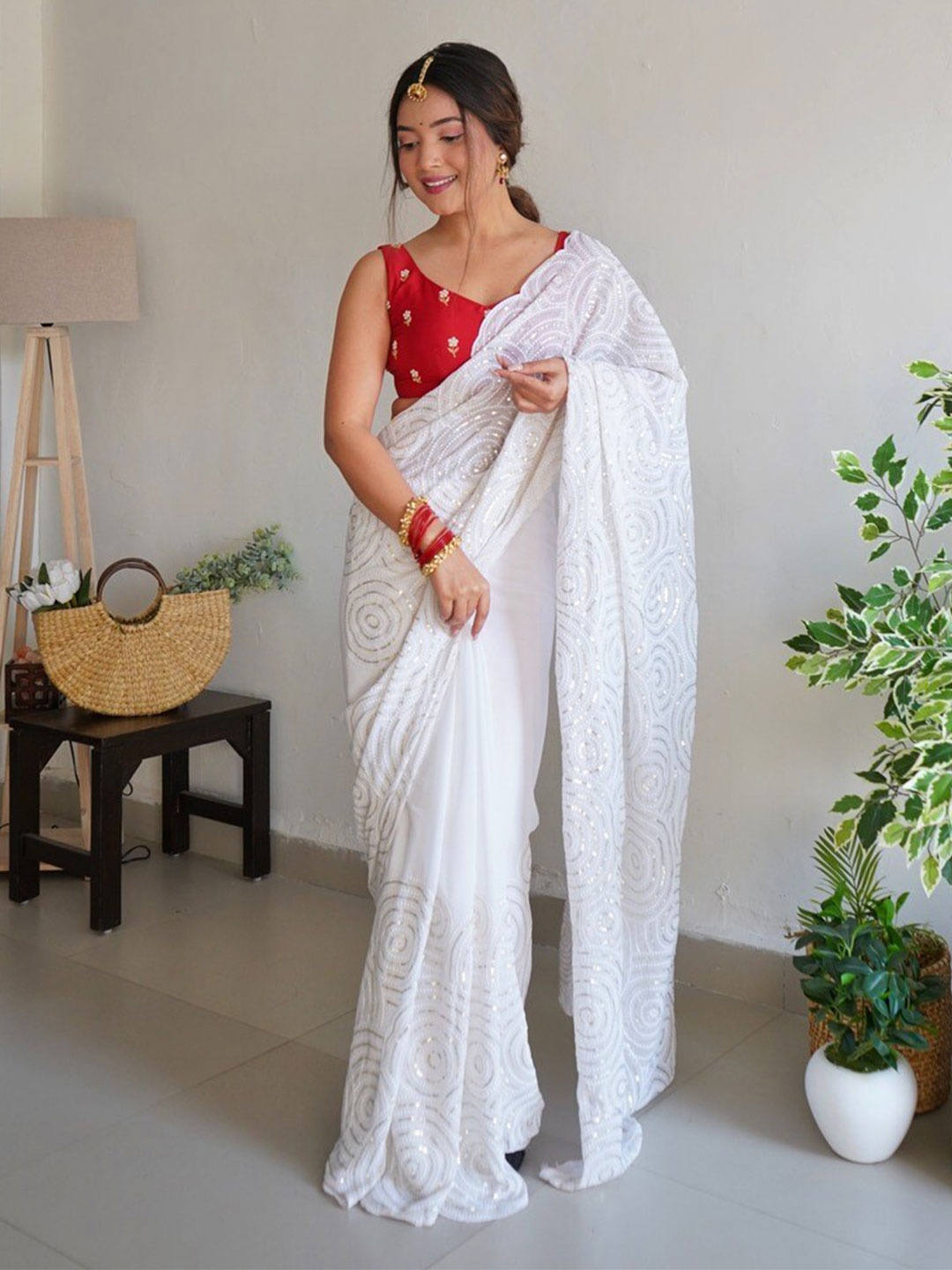 

Atulyam Tex World Embellished Sequinned Pure Georgette Saree, White