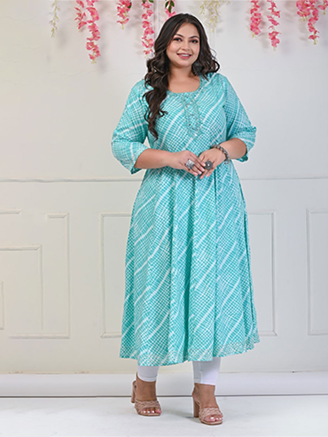 

Swasti Checked Mirror Work Anarkali Kurta, Turquoise blue