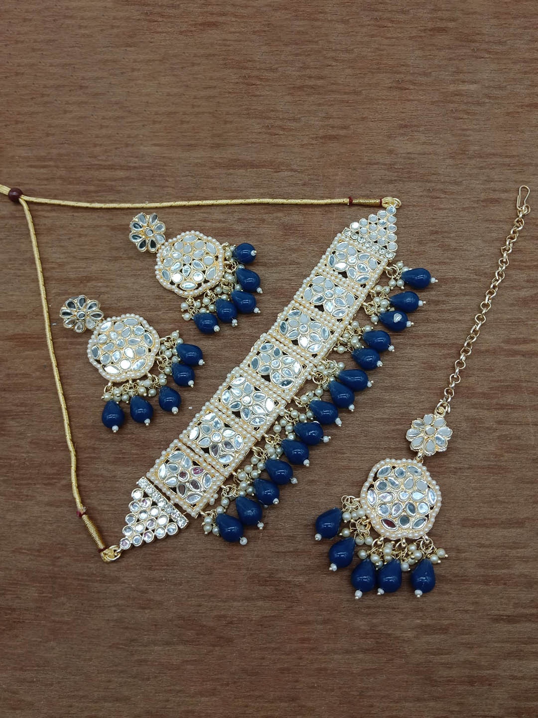 

AASHISH IMITATION Gold-Plated Necklace & Earrings With Maang Tika