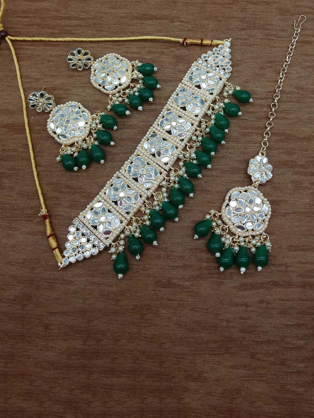 

AASHISH IMITATION Gold-Plated Necklace & Earrings With Maang Tika