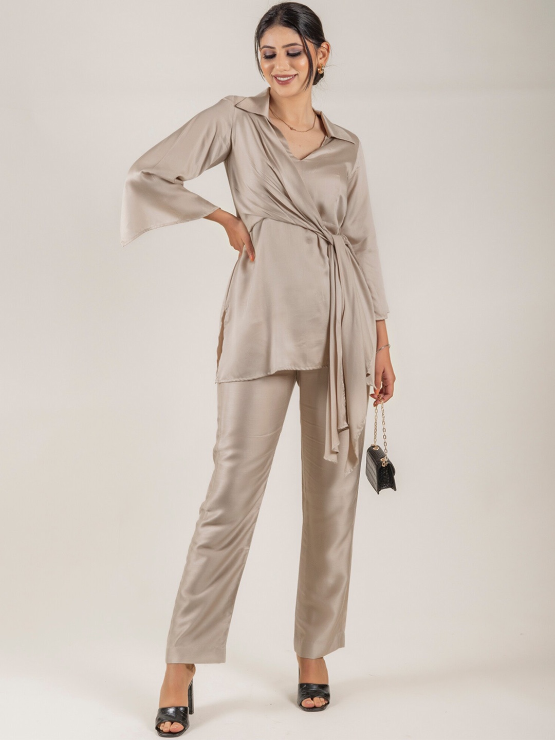 

INCHING INDIA Shirt Collar Flowy Top with Trousers, Taupe