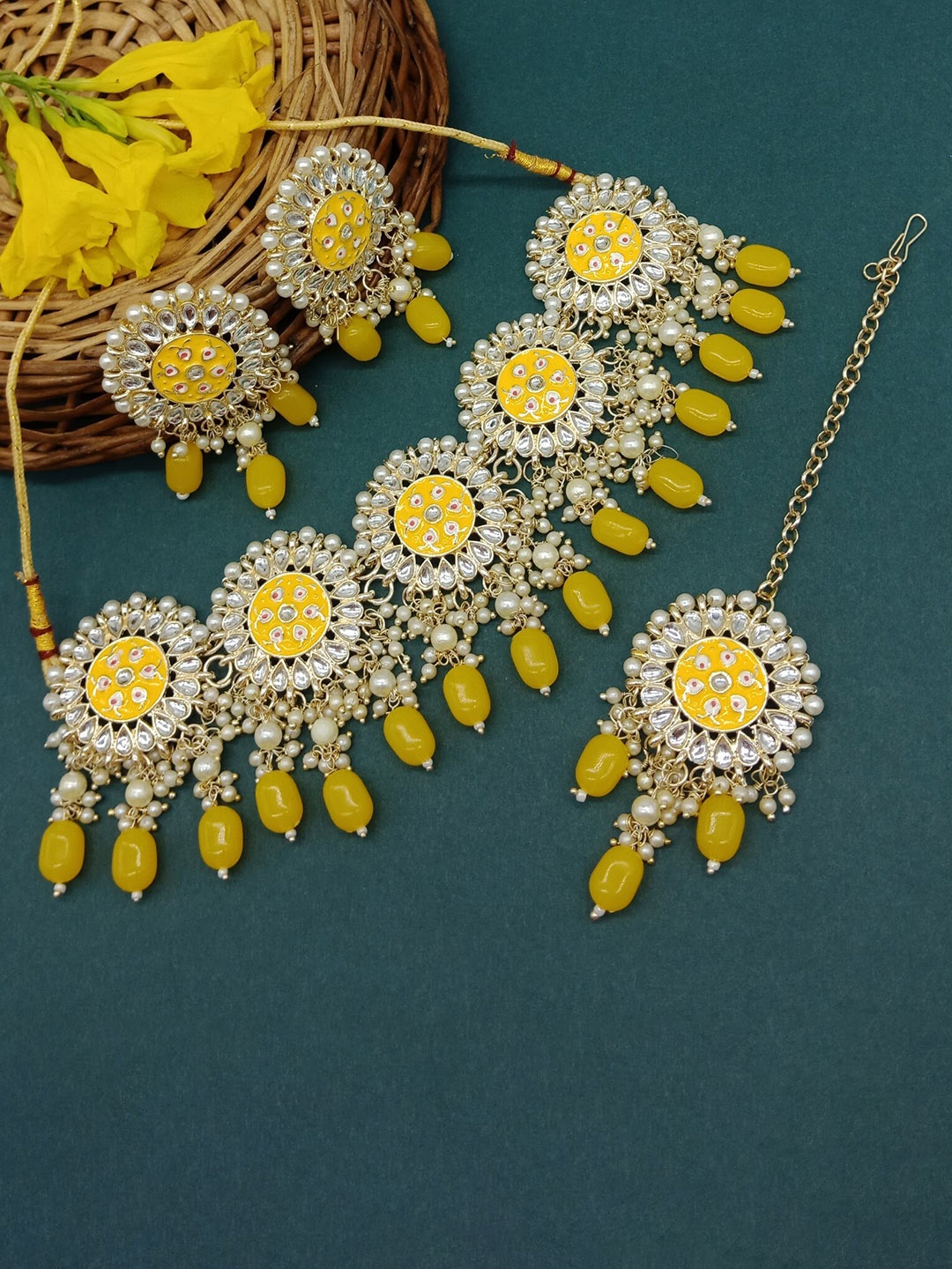 

AASHISH IMITATION Gold-Plated Necklace & Earrings With Mang Tikka