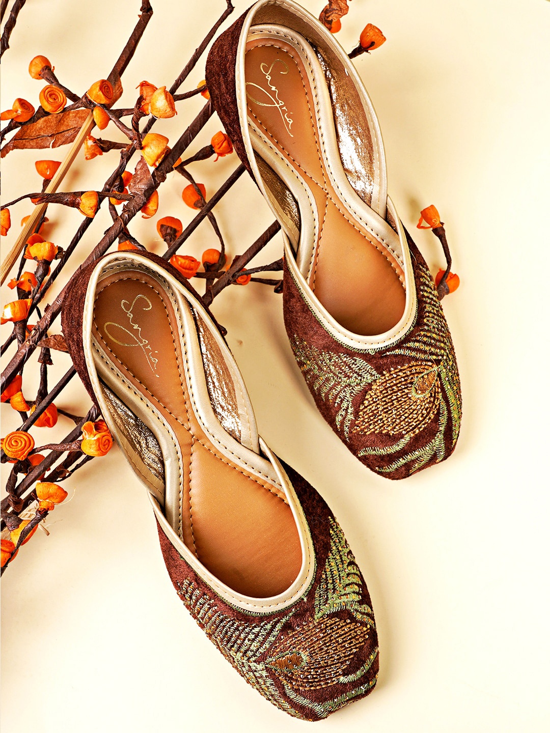 

Sangria Women Ethnic Embroidered Embellished Mojaris, Brown