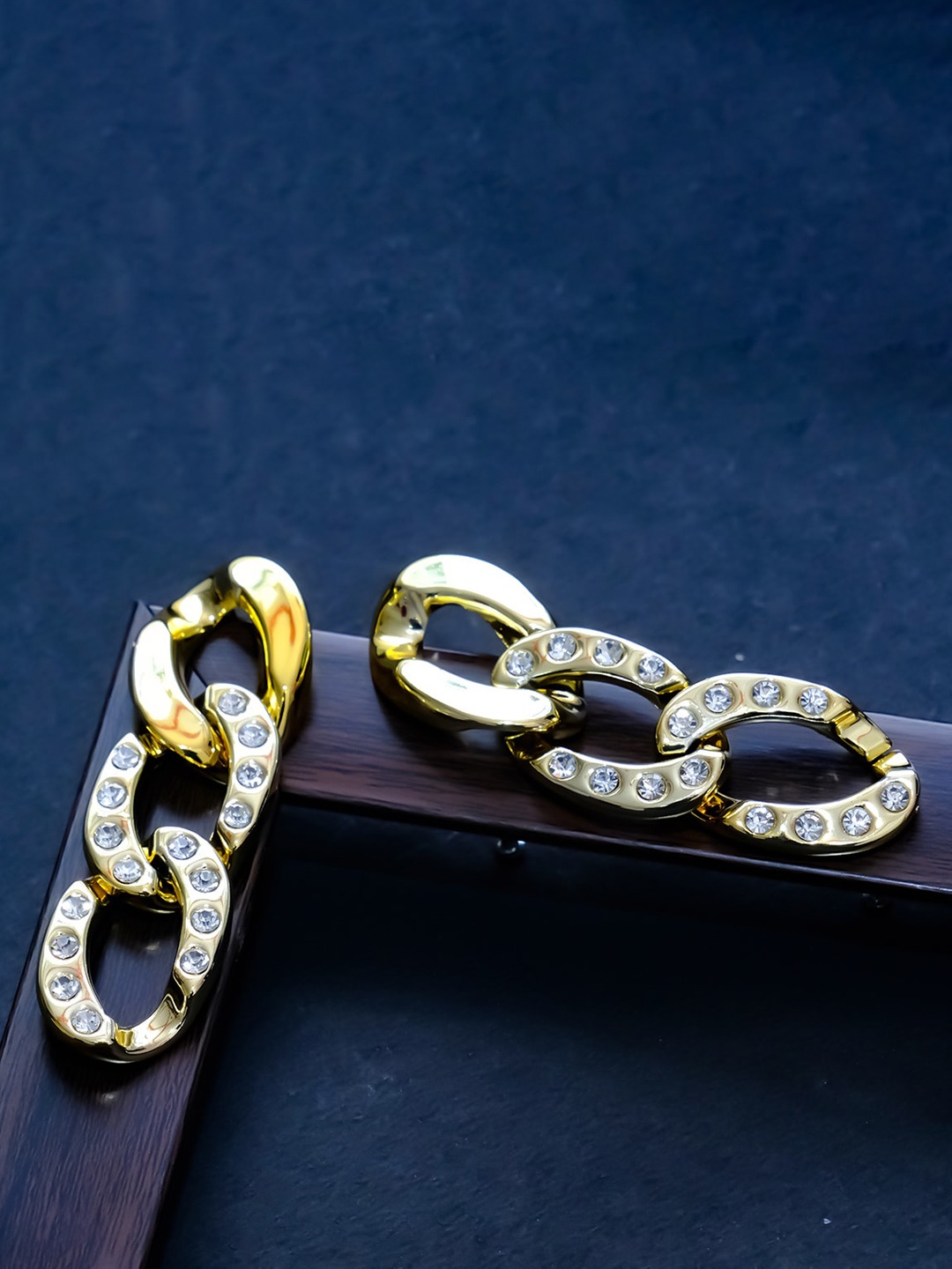 

Ibtida Gold-Plated Classic Crystal Studded Hoop Earrings