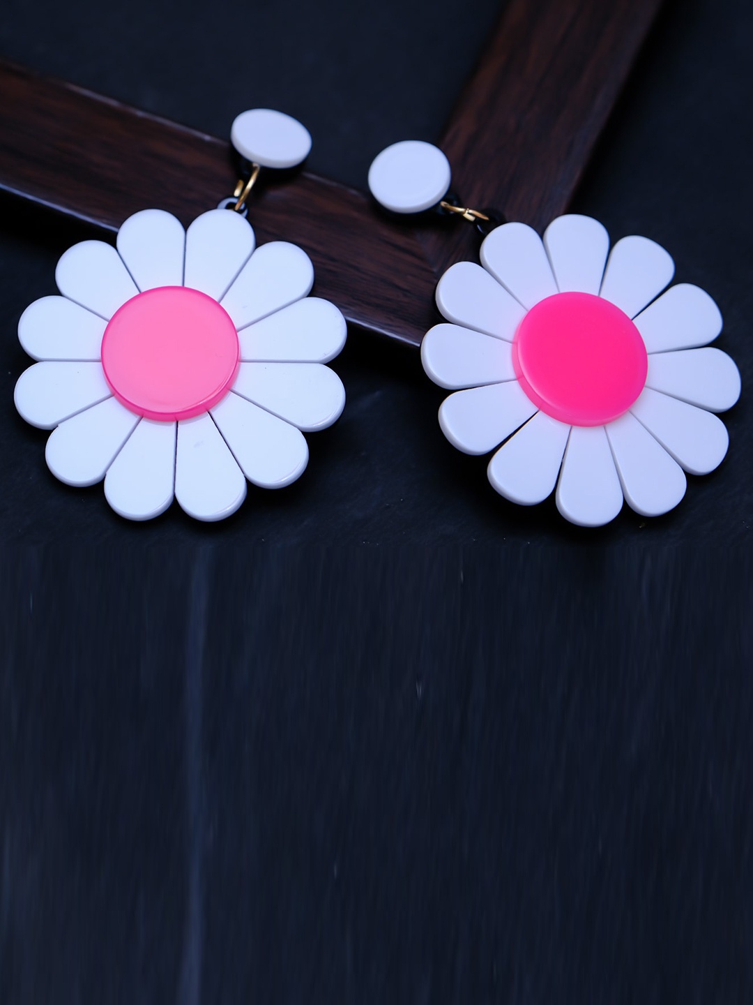 

Ibtida Floral Drop Earrings, White